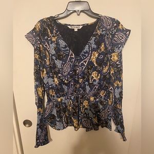 $$WALTER BAKER BLUE PAISLEY PRINT PEPLUM V NECK TOP LARGE